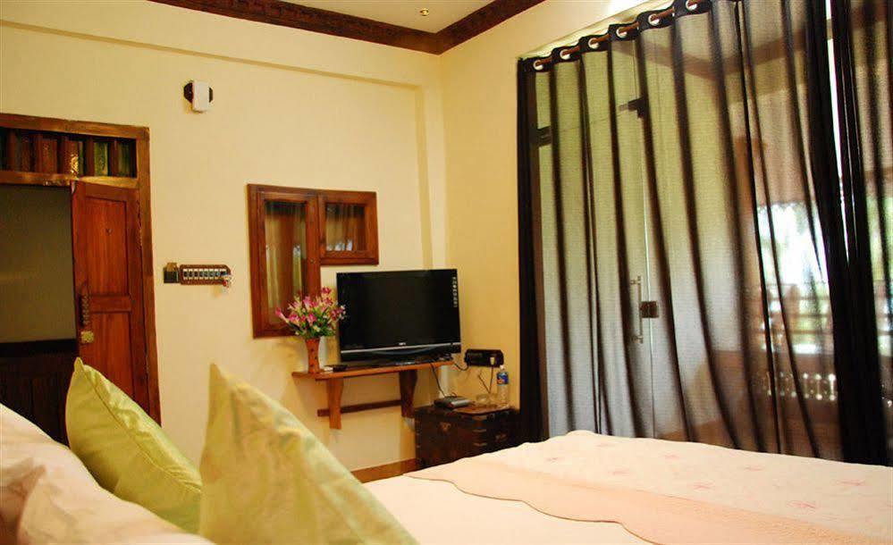 Kovalam Beach Hotel Exteriör bild