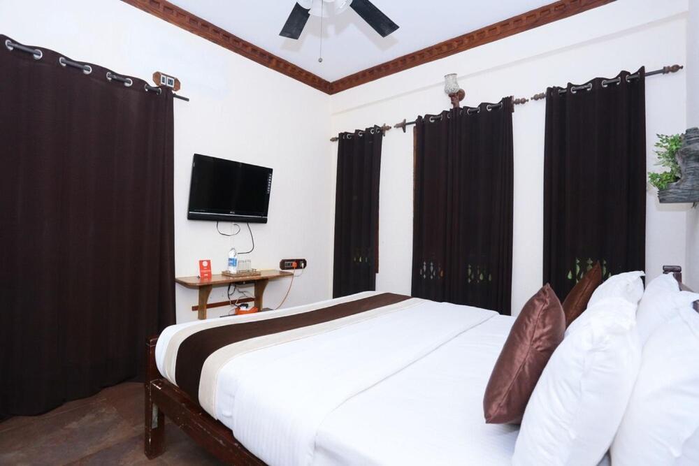 Kovalam Beach Hotel Exteriör bild